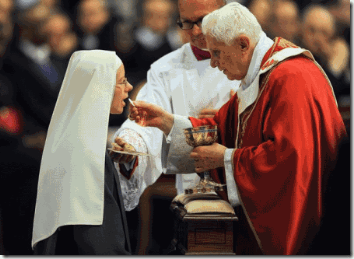 PopeBenedictCommunionNun